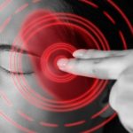 При мигрени и головных болях следует принимать парацетамол