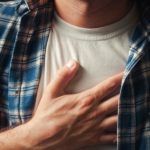 Появляются боли в грудной клетке, особенно после затяжных приступов кашля