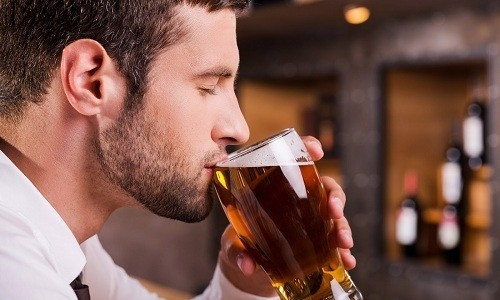 Употребление алкоголя при бронхите запрещено официальной медициной