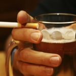 За сутки до забора крови при бронхите врачи советуют воздержаться от курения и употребления спиртного