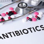 Антибиотики назначаются в случае присоединения бактериальных инфекций