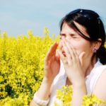 Лоратадин назначают при таких негативных реакциях, как аллергический ринит