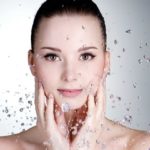 Душ помогает очистить кожу от токсинов