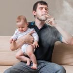 Заболевание может поразить детей, родители которых курят