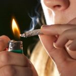 Риск развития патологии повышается в несколько раз, если женщина курит