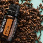 Масло гвоздики, имбиря, розмарина не следует пить при болезнях сердца и сосудов