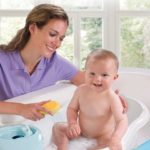 Чтобы снизить риск появления бронхита, нужно производить закаливание организма с помощью обтирания водой