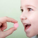 Муколитические препараты обладают противокашлевым и отхаркивающим действием, способствуют быстрому выведению мокроты, в результате чего состояние ребенка улучшается