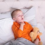 Также у ребенка могут развиться приступы удушья