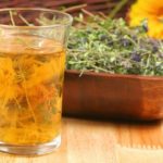 Благоприятное действие окажут настои из травяных сборов с муколитическим, бронхорасширяющим и противокашлевым эффектом