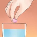 Для детей можно растворить таблетку в 1/3 стакана теплой воды для удобства приема