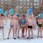 Ежедневная гимнастика и закаливание поможет снизить риск заболевания бронхитом